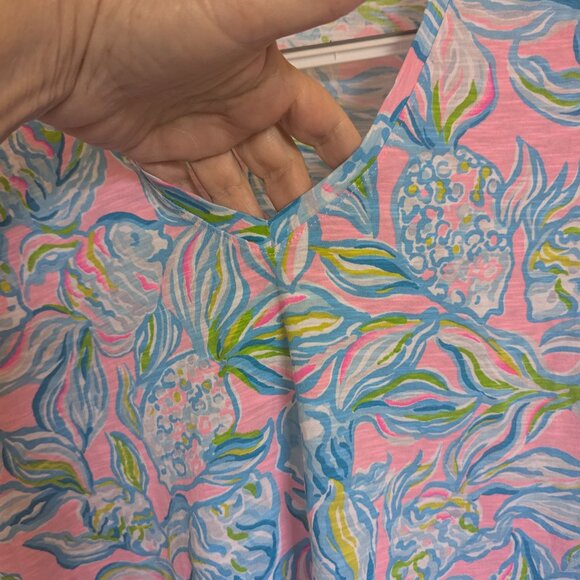 Lilly Pulitzer | Etta V-Neck |  Pelican Pink Off The Scales | EUC | S / M - Picture 8 of 11